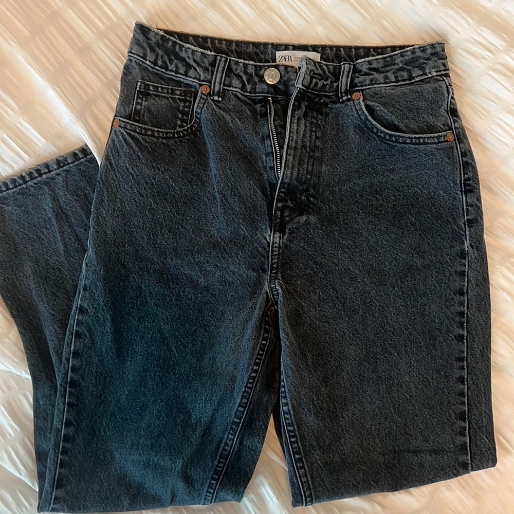 Black Zara mom jeans.